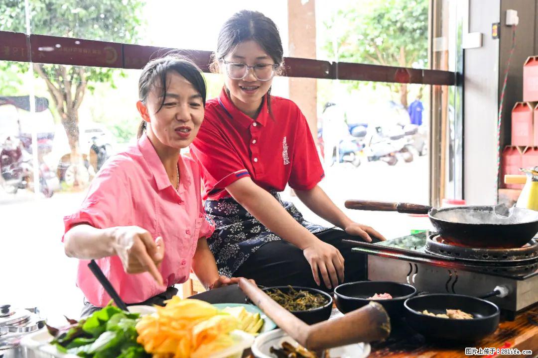 全网追的“扁担女孩”，找了一份暑假工，时薪12元 - 南昌生活资讯 - 南昌28生活网 nc.28life.net